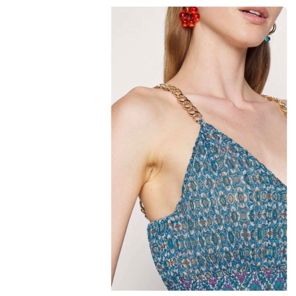 ALICE + OLIVIA Gloria Chain Strap Pleated Maxi Dress - Picture 2 of 10